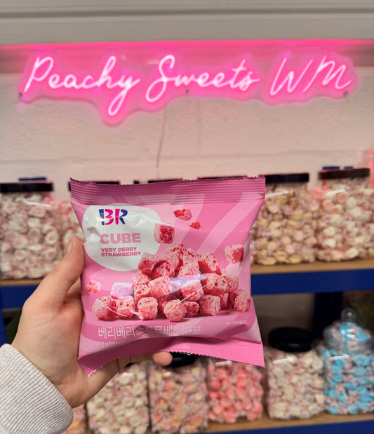 Baskin Robbins Very Berry Strawberry Cubes (KOREA)