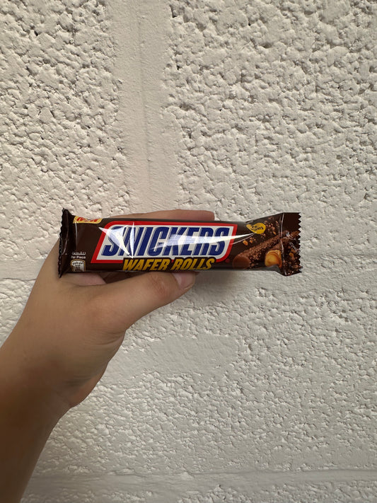 Snickers Wafer Roll (1)