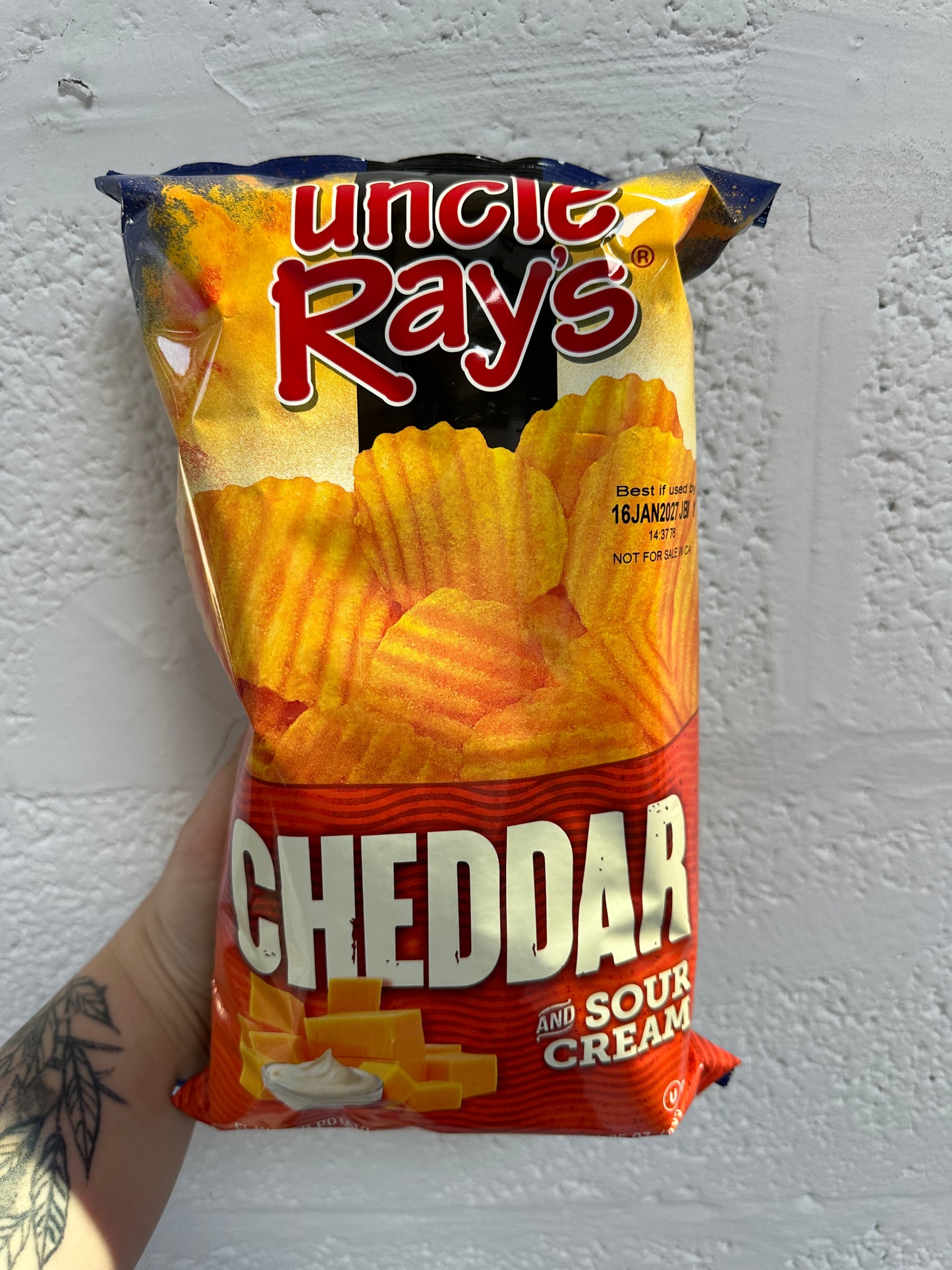 Uncle Ray's Cheddar & Sour Cream Potato Chips 120g